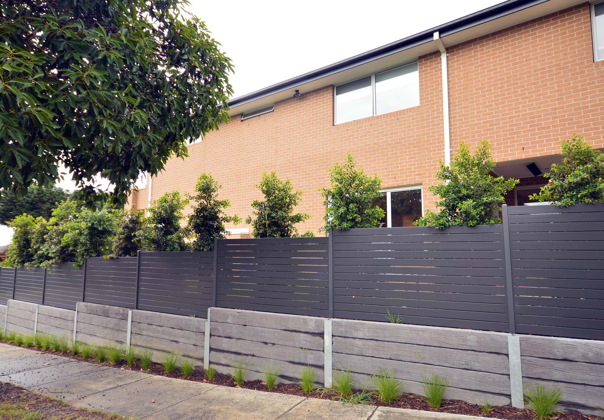 Supreme Green Walls & Fencing